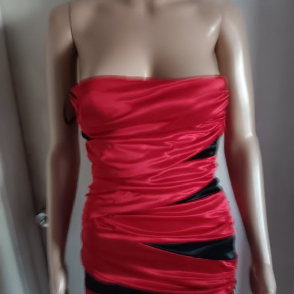 NWOT WINDSOR RED AND BLACK RUCHED STRAPLESS BODYCON SHORT DRESS SIZE S - Picture 3 of 10